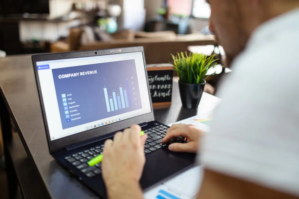 Anthropic revenue: Market Outlook, Risks, and Key Things to Watch