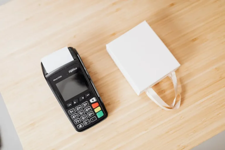 Compostable Bags vs Recyclable Bags Explained